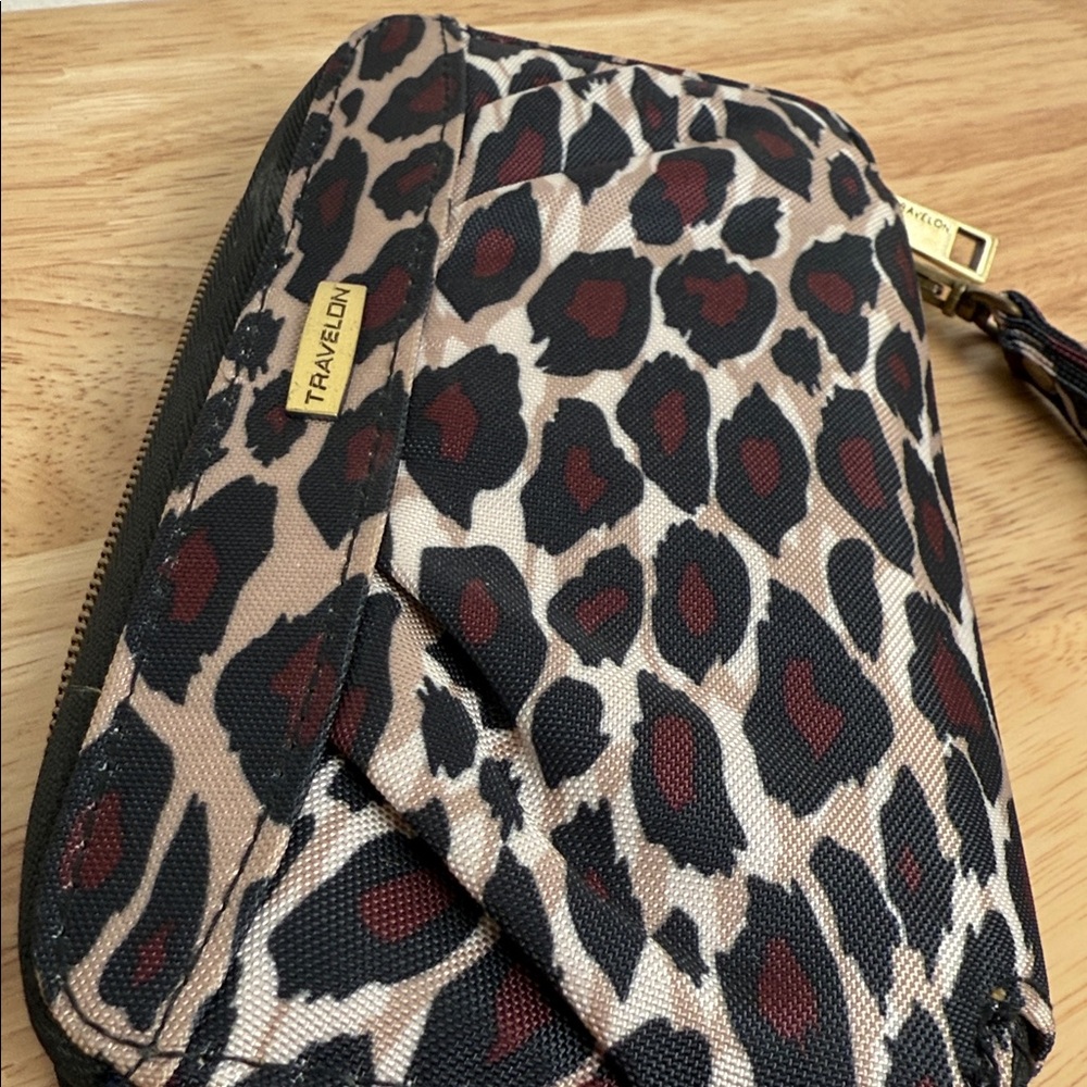 Travelon | Animal Print Wristlet with Strap | NWOT - Picture 4 of 14